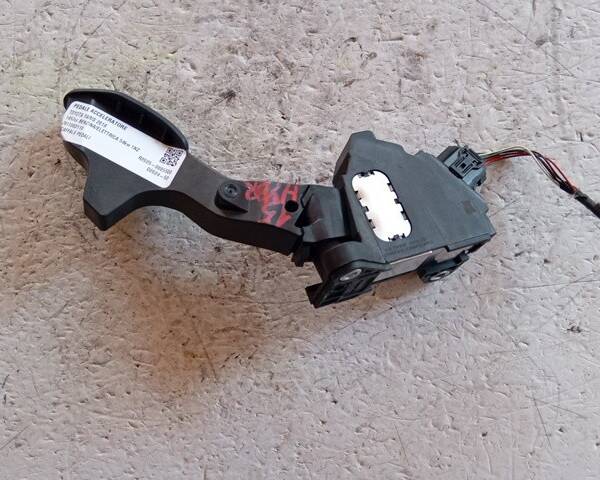 PEDALE ACCELERATORE PER TOYOTA Yaris Serie 781100D110 (17>20)