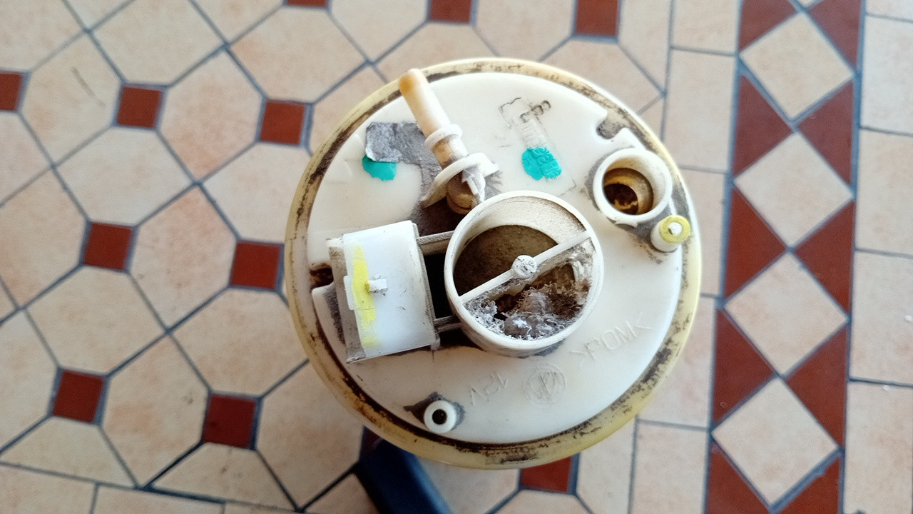 POMPA CARBURANTE PER FIAT Seicento Serie 51709818 benzina 1108 (98>00)