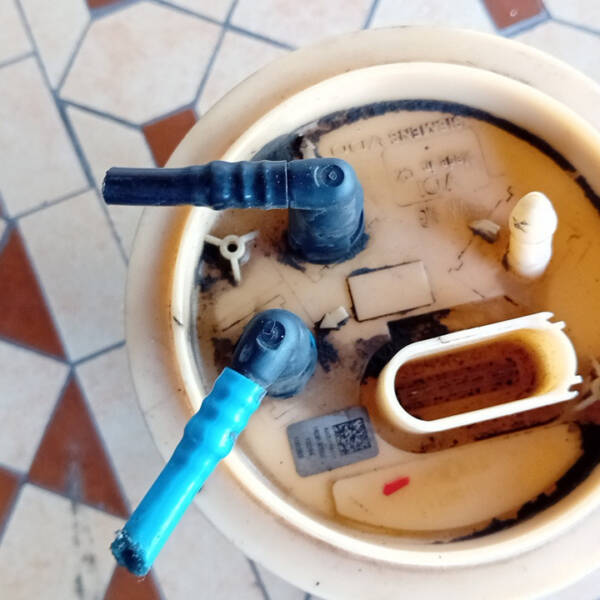 POMPA CARBURANTE PER VOLKSWAGEN Golf 5 Berlina 1K0919050 diesel 1896 (03>08)