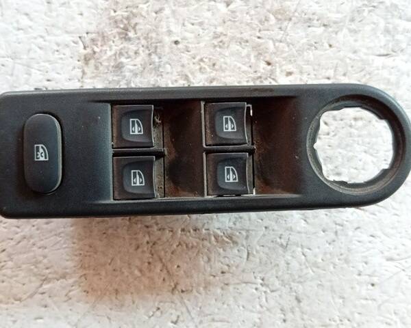 PULSANTIERA ANTERIORE SINISTRA PER RENAULT Captur Serie 254118722 (13>)