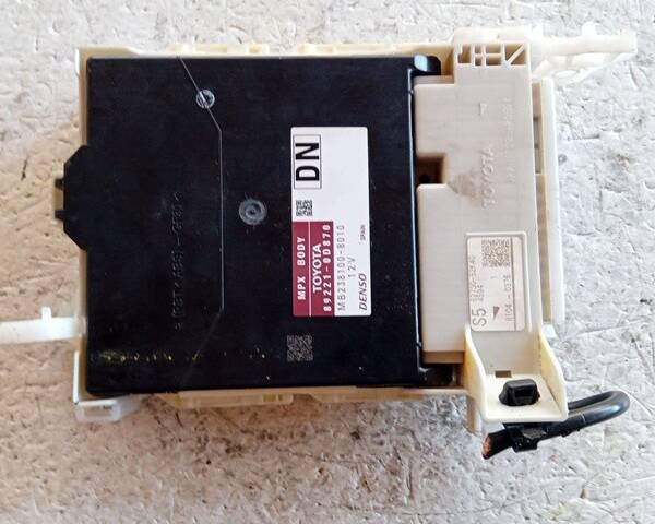 BODY COMPUTER PER TOYOTA Yaris Serie 892210D870 (17>20)