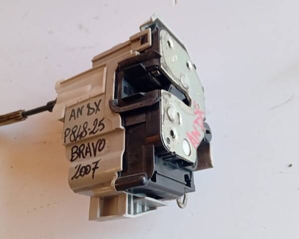 SERRATURA ANTERIORE DESTRA PER FIAT Bravo 2° Serie 51798290 (07>10)