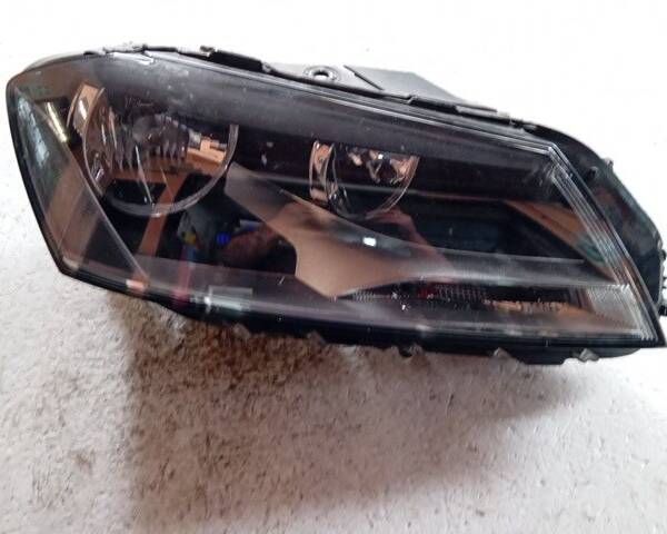 FARO ANTERIORE DESTRO PER VOLKSWAGEN Passat Variant 5° Serie 90010126 (10>)