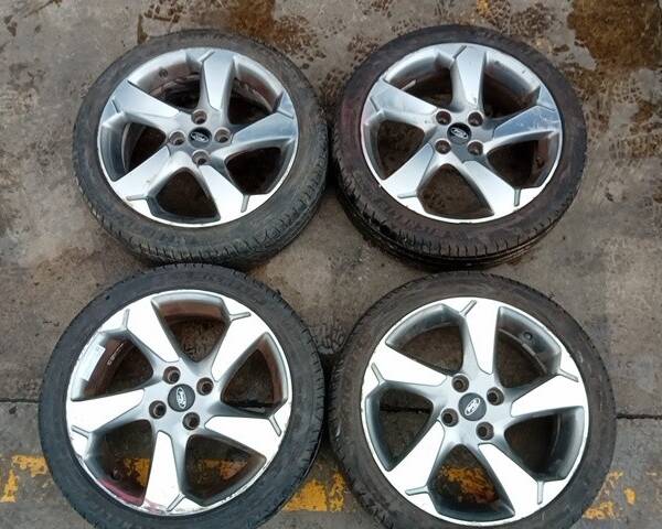 CERCHI COMPLETI DI GOMME (GOMME IN OMAGGIO) PER FORD Fiesta 7° Serie XUJN dies