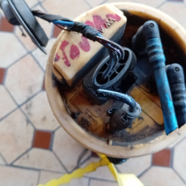 POMPA CARBURANTE PER VOLKSWAGEN Touareg 1° Serie 1T0919050 diesel 1984 (02>06)