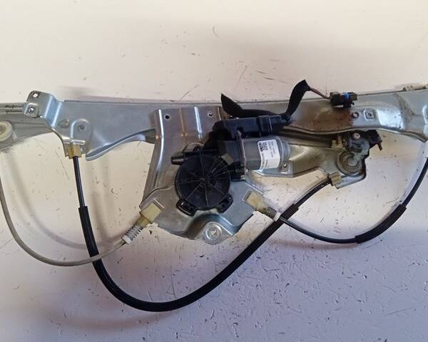 ALZACRISTALLO ELETTRICO ANT. SX PER RENAULT Clio Serie 8200291148 (04>08)