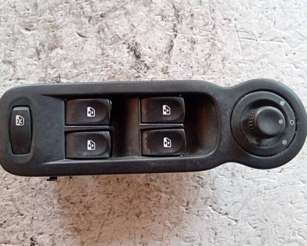 PULSANTIERA ANTERIORE SINISTRA PER RENAULT Modus 2° Serie 8200379694 (06>)